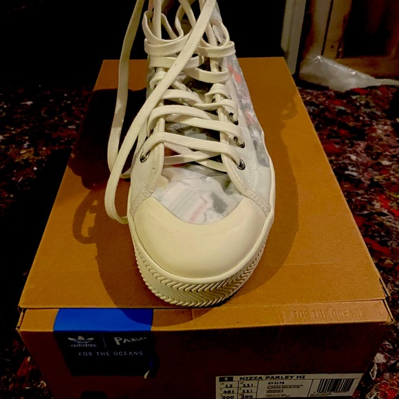 One of a kind Nizza Parley Adidas high tops! Made from recycled materials - Picture 2 of 2